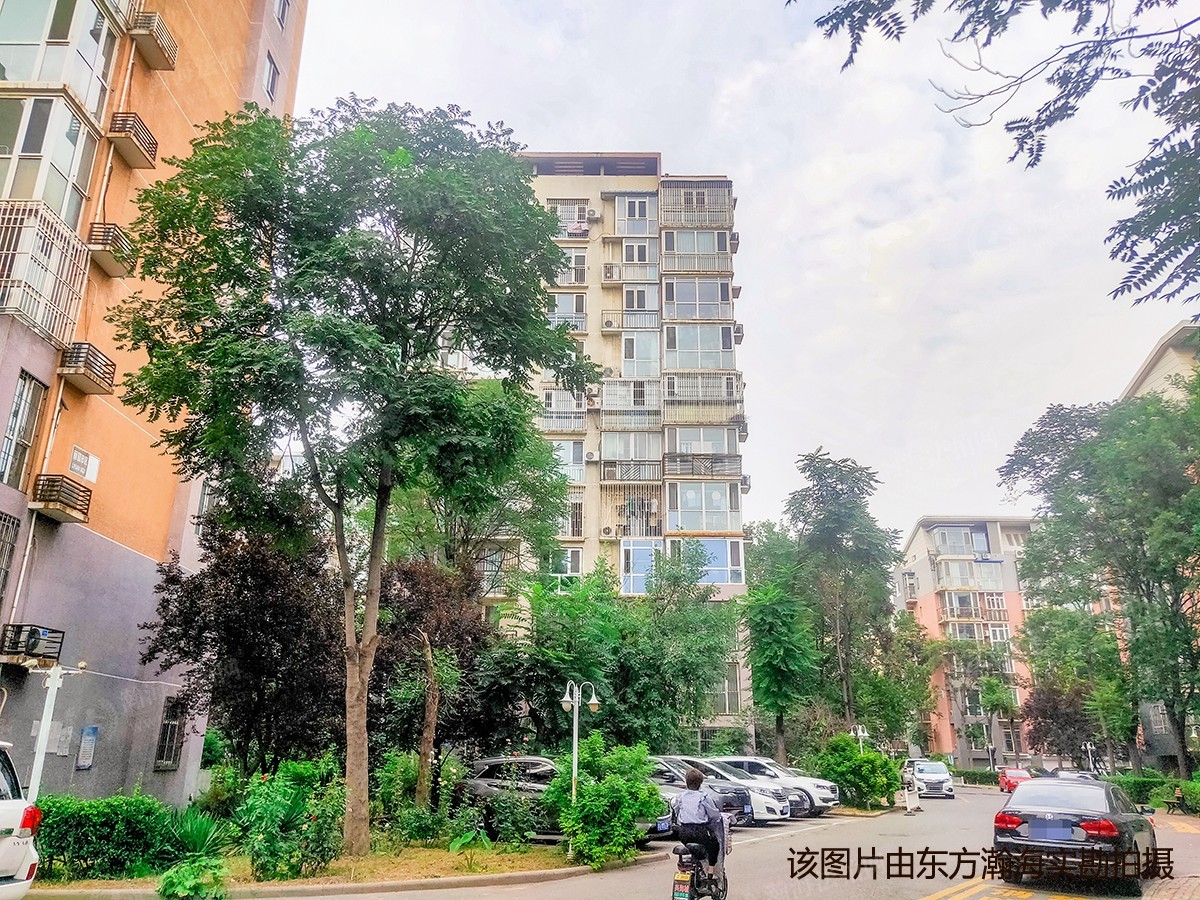 丽园B区2号楼1单元701室及1车位（复式）