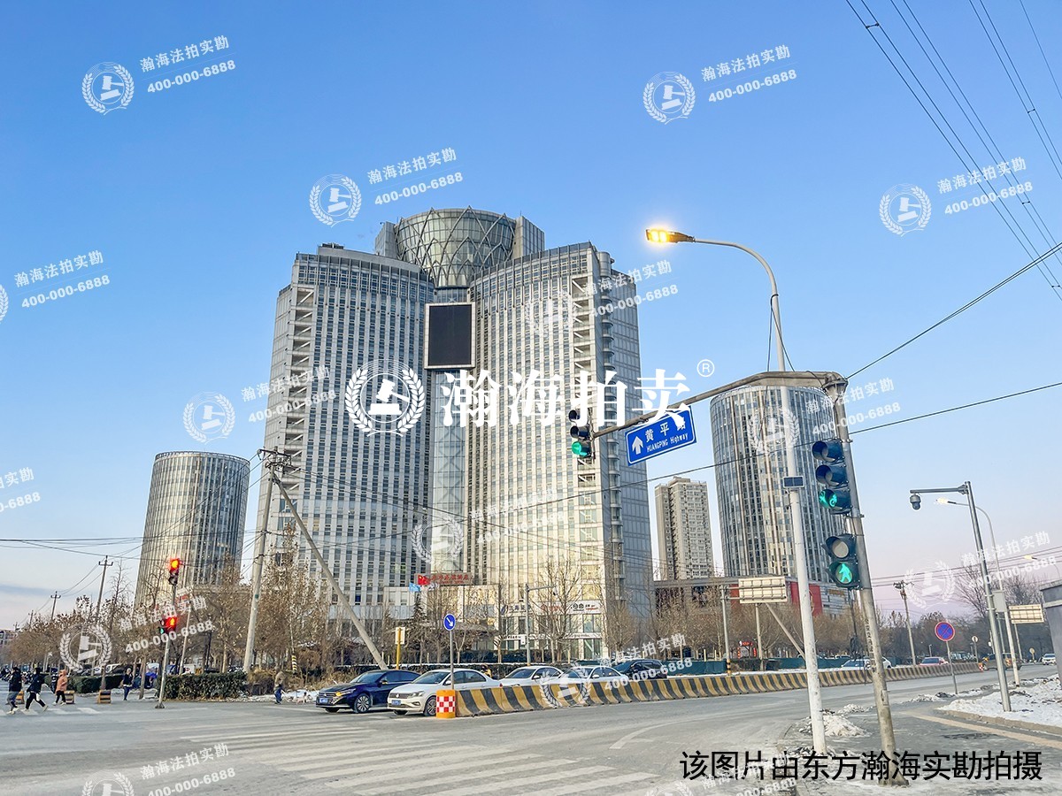 泰华龙旗广场