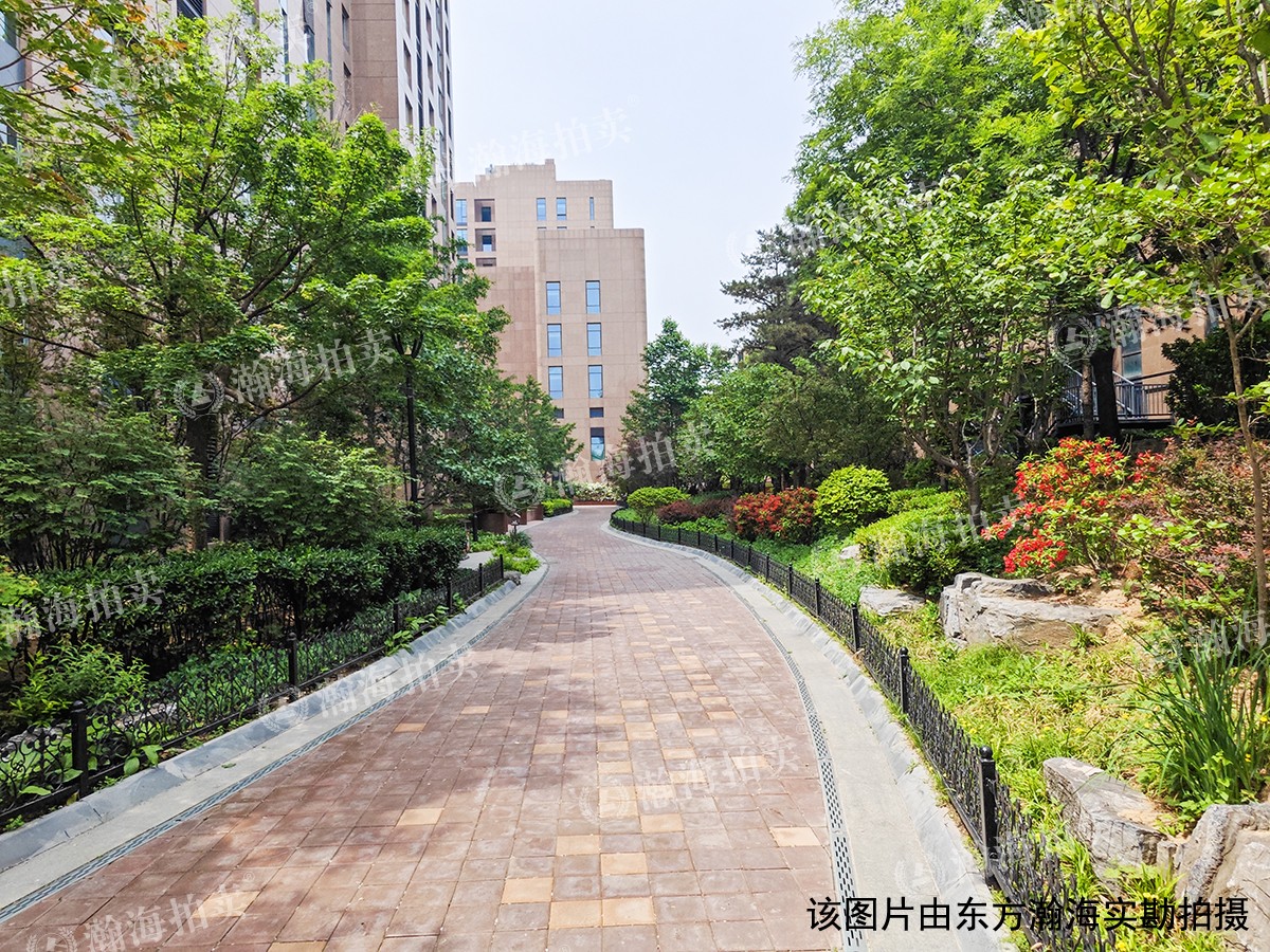 利锦府府上3号楼208室