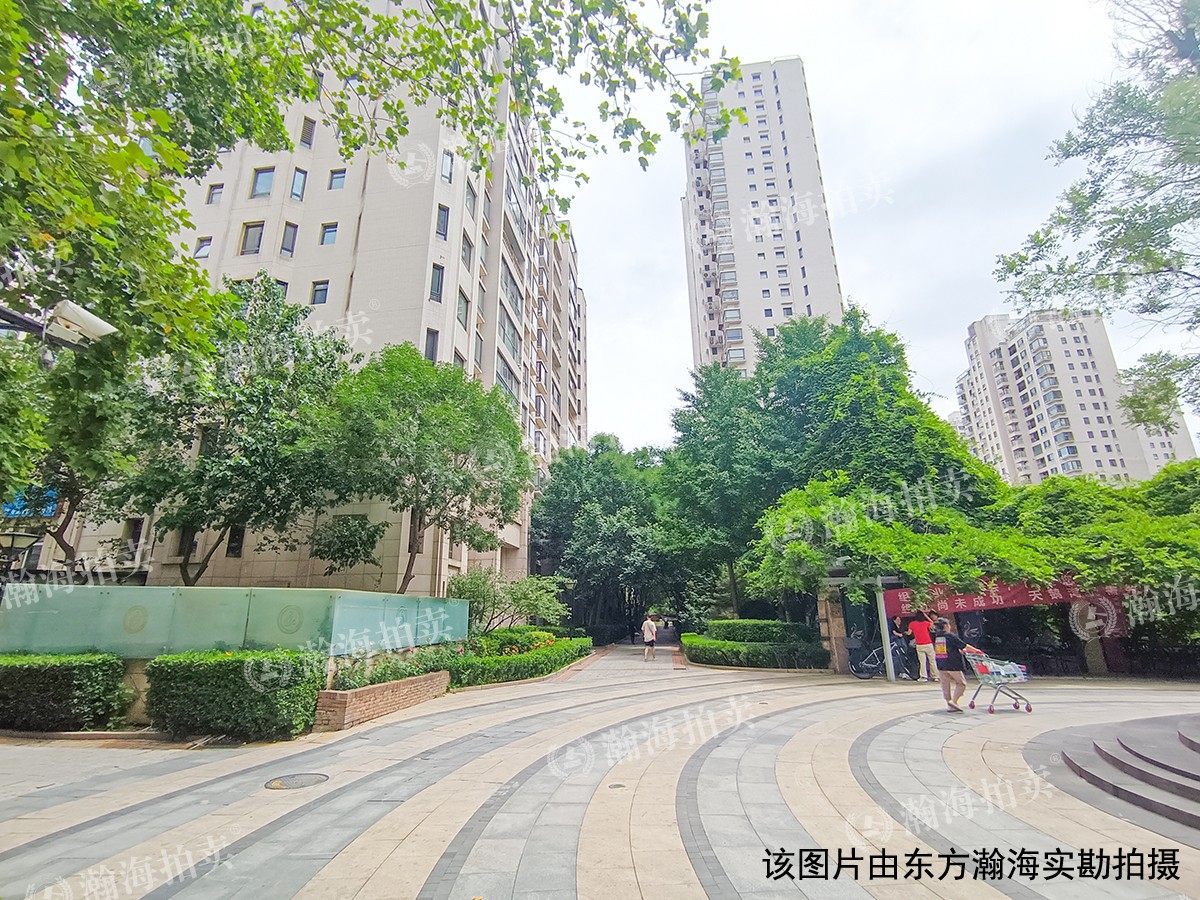 绿地中心11号楼5302室