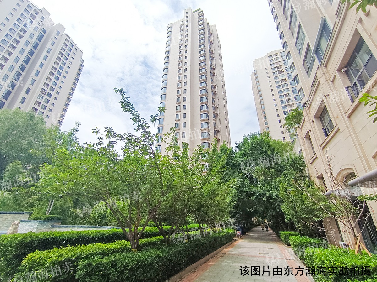 绿地中心11号楼5302室