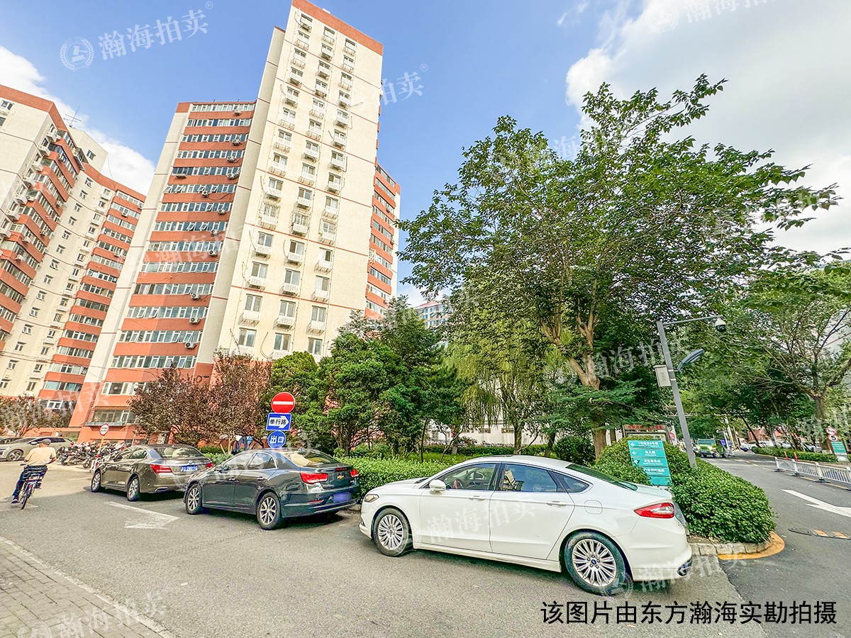 远洋万和城A区10号楼负2177号（1车位）