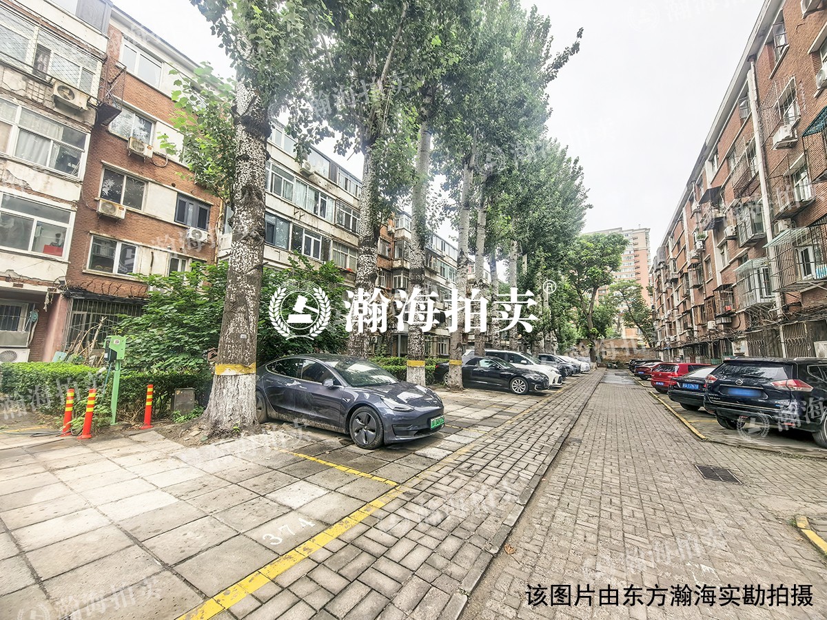 中关村街道68号北侧平房