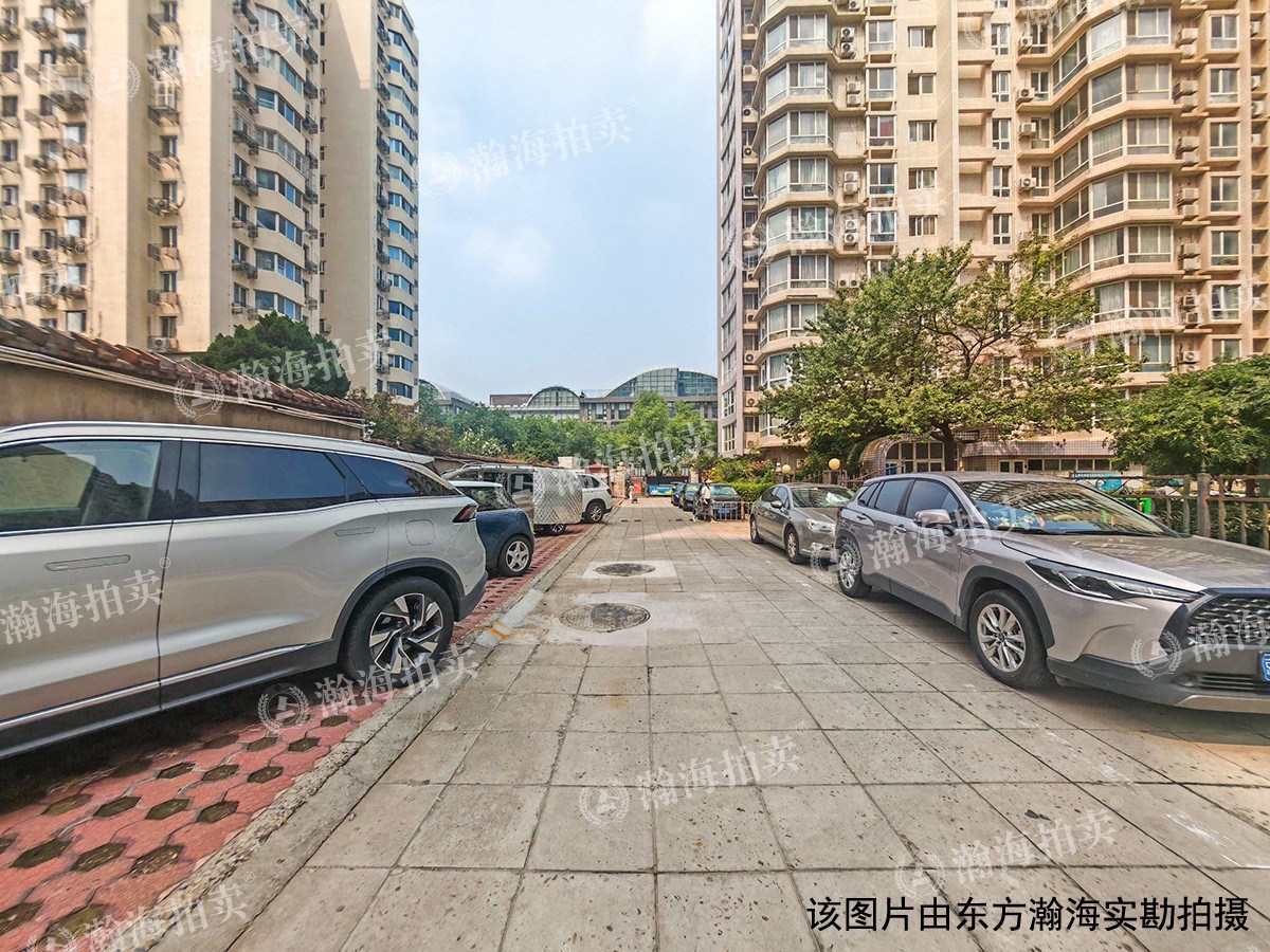 华府景园1号楼4单元302室