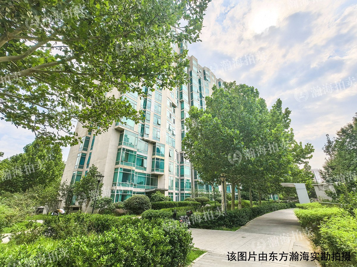 龙城花园W区F1公寓12-A室（带小院）