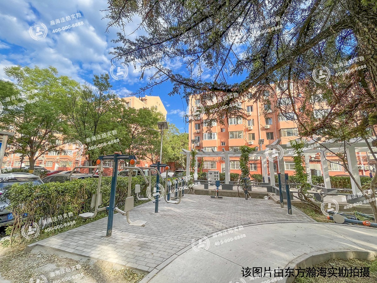 龙华园1号楼7单元601室