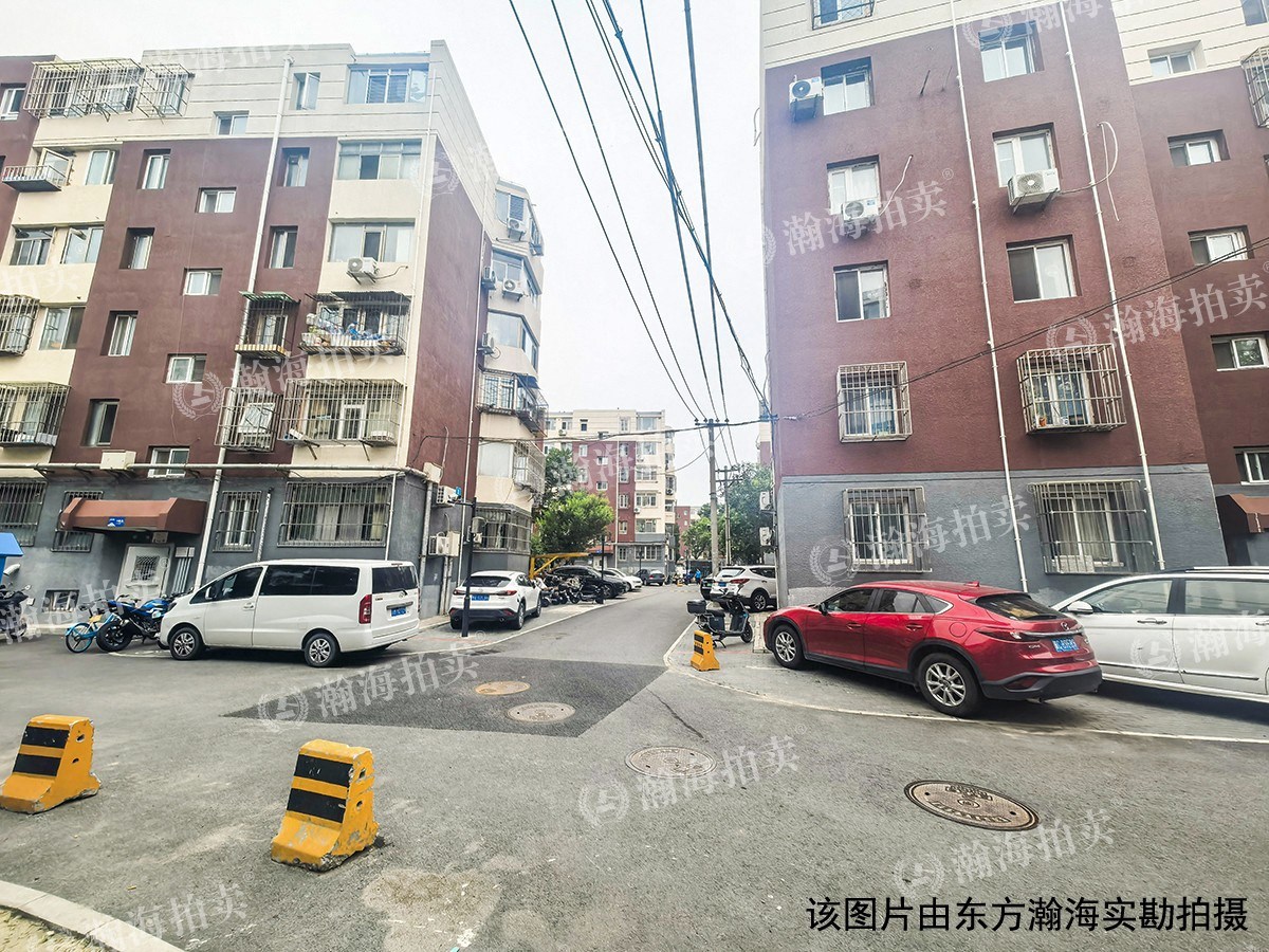 龙华园1号楼7单元601室