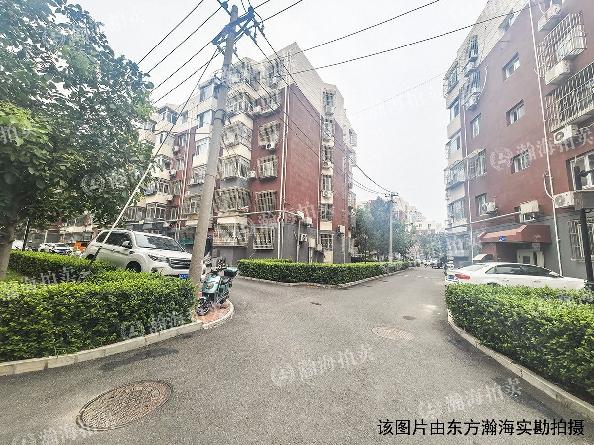 龙华园1号楼7单元601室