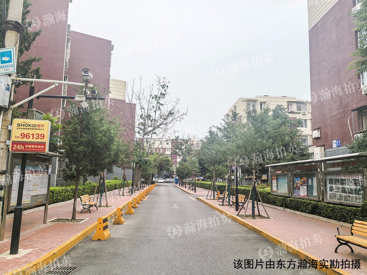 龙华园1号楼7单元601室