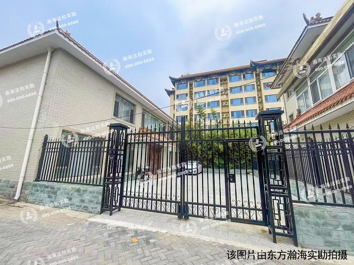 龙脉温泉13号楼301室