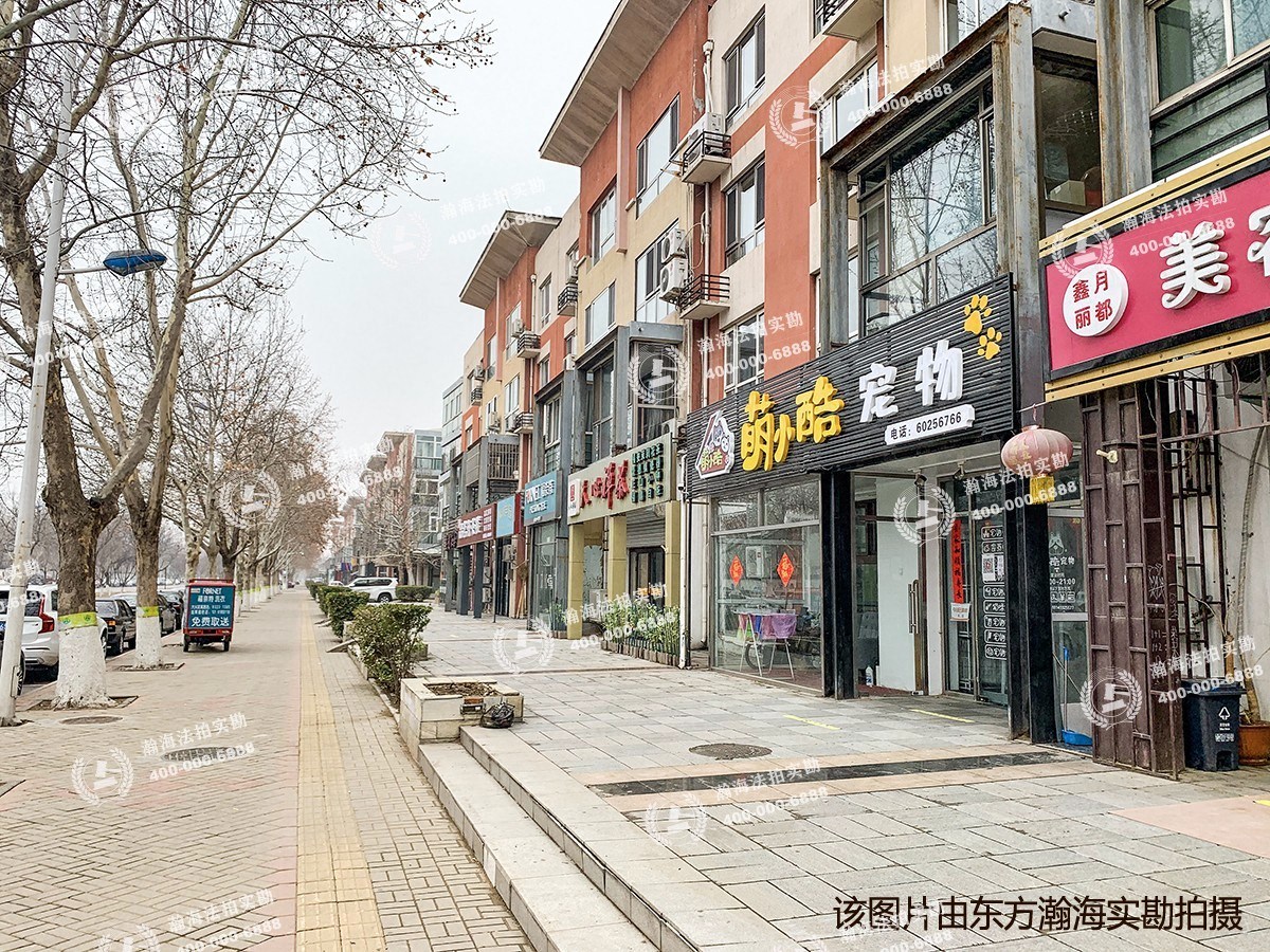 翡翠城二期236号楼1室