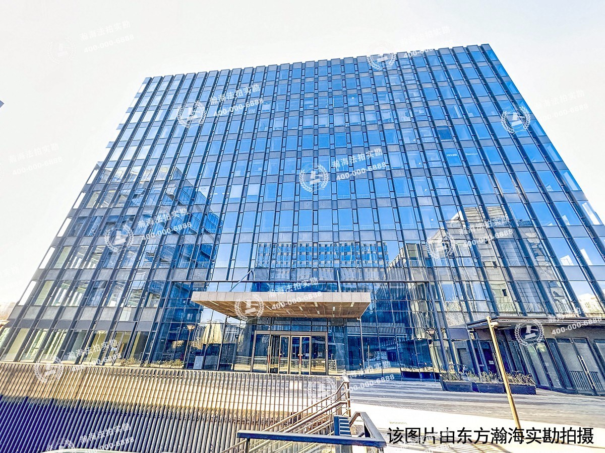 绿地中央广场3号楼1单元402室（50%份额）