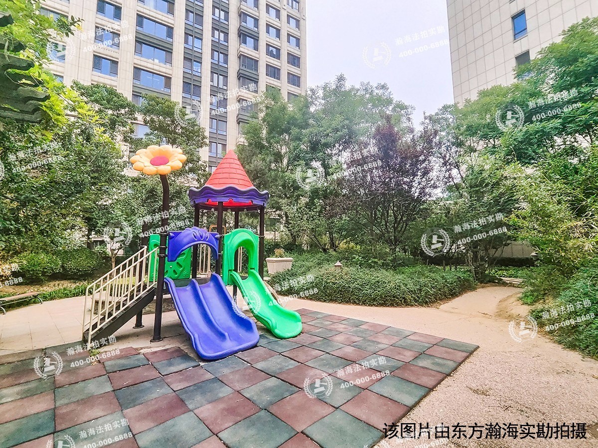 蓝爵公馆51号楼702室