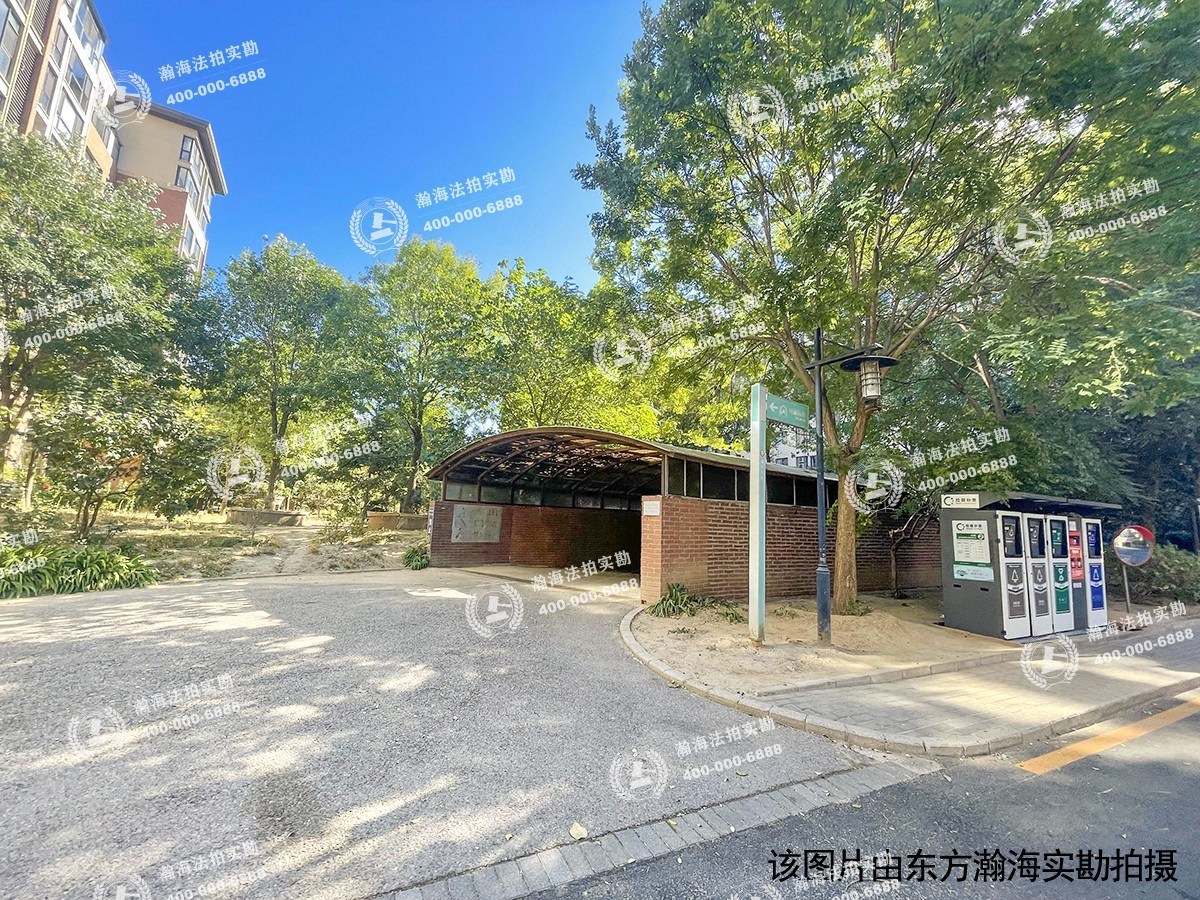 8哩岛16号楼1单元501室