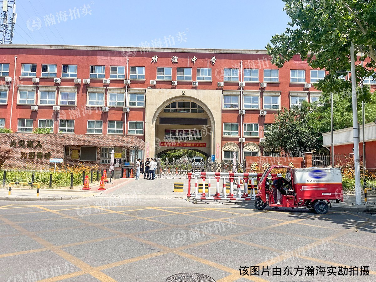 翡翠城二期236号楼1室