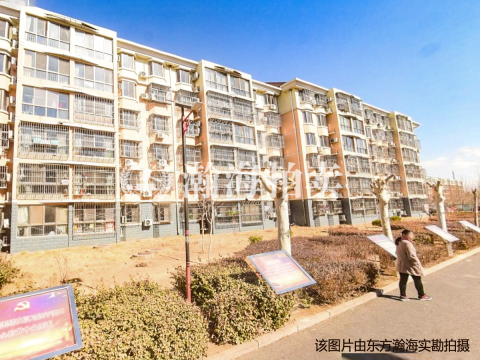 学府花园3号楼4单元302室