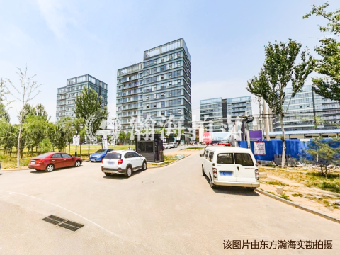 领峰商业中心4号楼109室