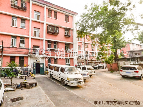 白广路东里5号楼8单元302室