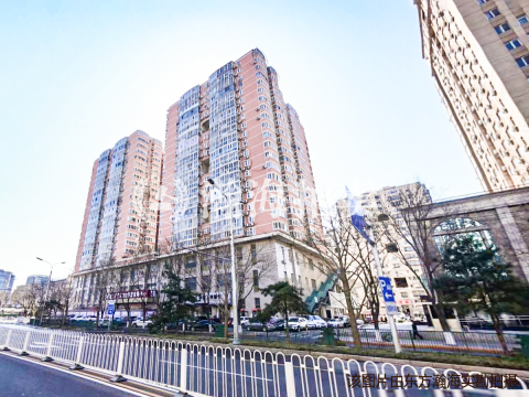 凌云居1号楼三层底商、2号楼三层底商（整体拍卖）