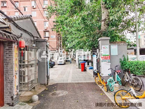 东四块玉南街31号楼2单元402室