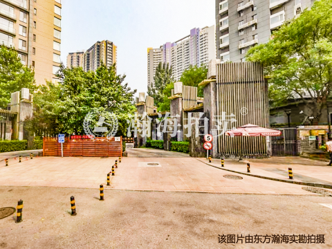 永定路凤凰城1-1-1号商业房产及02-1-2工业土地