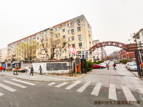 北郊农场家属院11号楼2单元402室