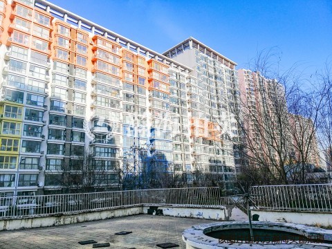 和泰园25号楼D座1703室