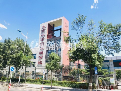 香留园B南区翡翠城三期123号楼10号别墅