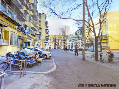 玉林东里一区10号楼7单元402室