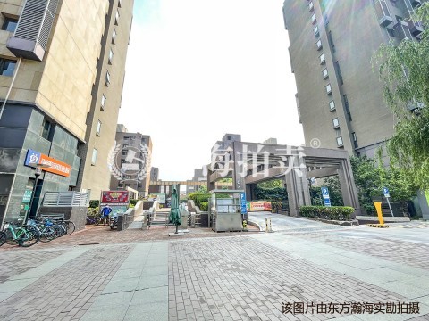 万科中粮假日风景1号楼402室