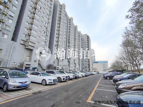 畅椿阁北区2号楼3单元303室