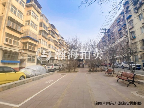 现代生活4号楼4单元302室