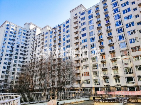 和泰园25号楼D座1703室