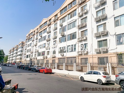 冠英园西区30号楼1单元B01室（半地下）