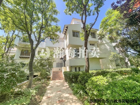 瀛海庄园75号楼乙单元102室及储藏室（带2车位）