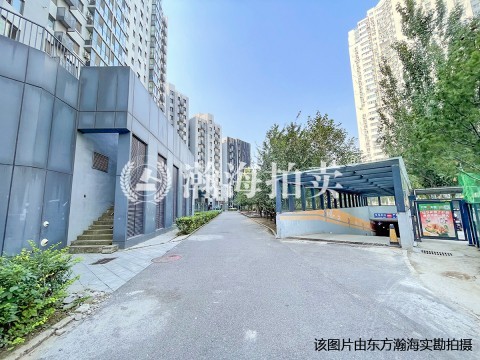 里外里公寓103室