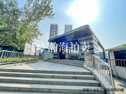 里外里公寓108室