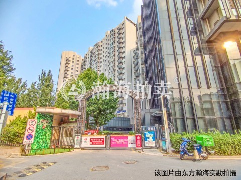 里外里公寓105室