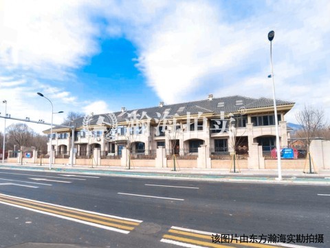 格兰山水西区1号楼104号（联排别墅）