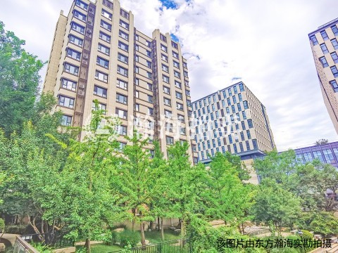 龙湖滟澜新宸西区16号楼2单元802室