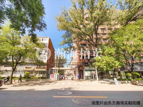 静安里甲8号楼102室