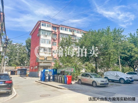 前泥洼小区三区8号楼4单元202室