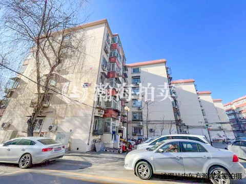 车站中里38号楼6单元402室