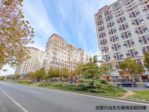 新里西斯莱公馆4号楼3单元701室