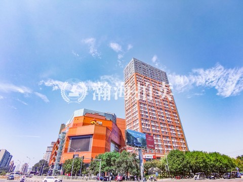 阿曼寓所8号楼5单元702室