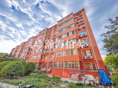 龙华园1号楼7单元601室