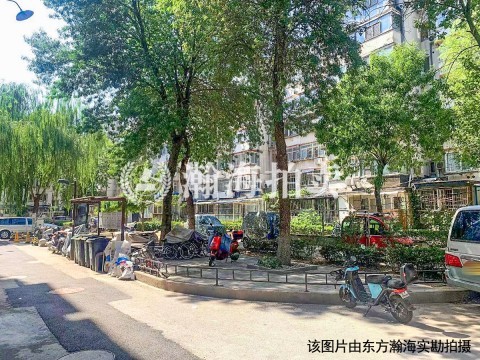 芳城东里5号楼5单元402室