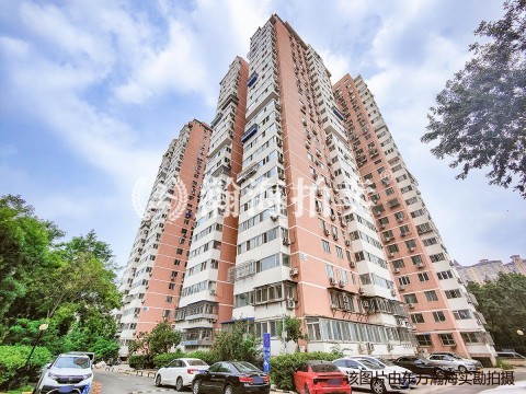 雅成一里2号楼703室