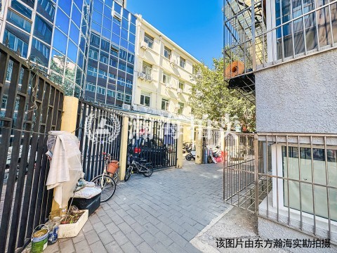 中纺东里29号楼2单元402室