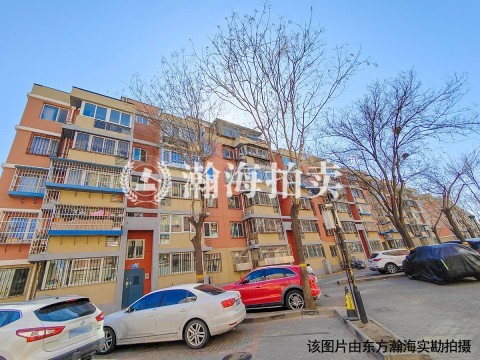 龙跃苑三区11号楼4单元402室